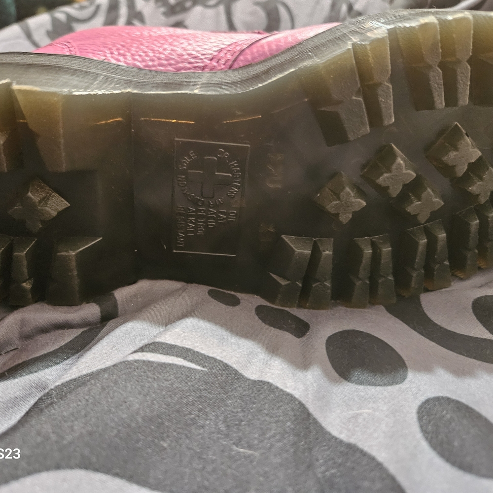 Dr. Martens Womens Pink Boots Heart Buckle Size 6 - Picture 5 of 5